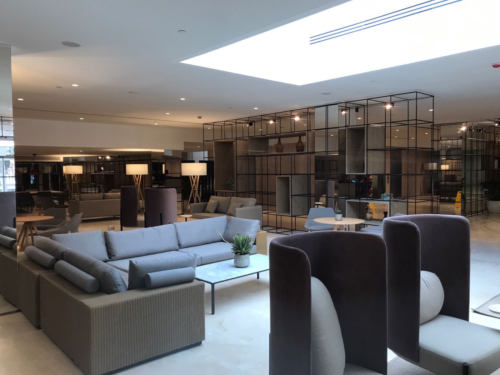 lobby-melia.jpg