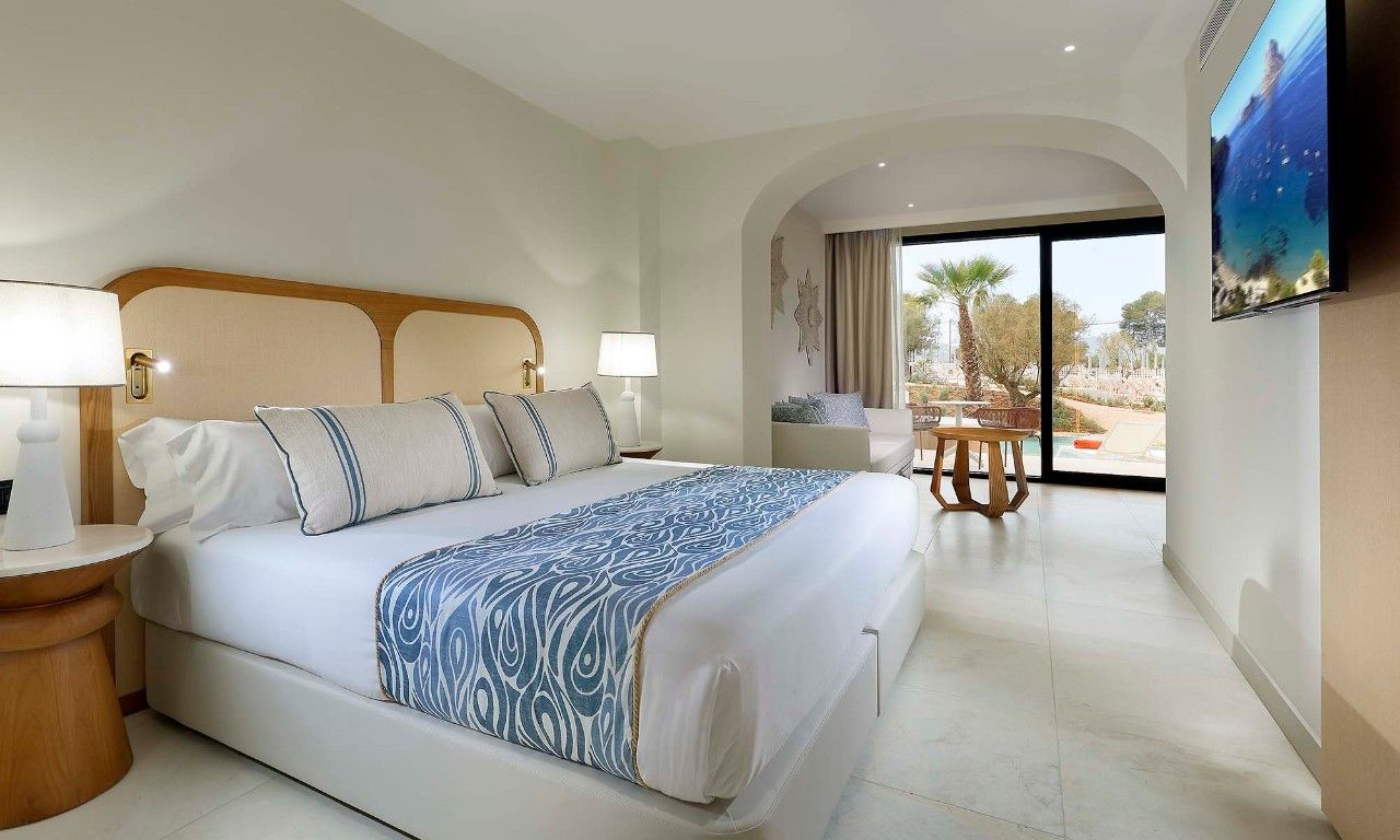tanit_room01.jpg